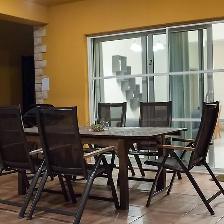 Augusta Pasadur Apartment