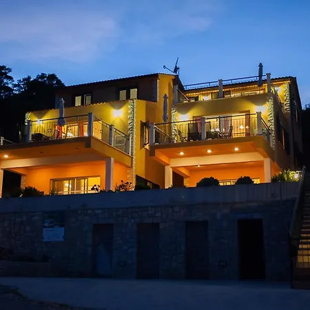 Augusta Pasadur Apartment