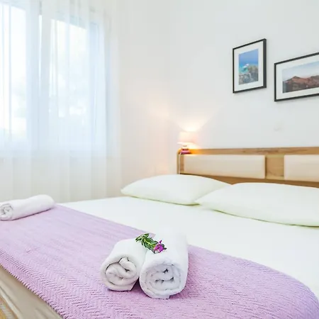Augusta Pasadur Apartman *
