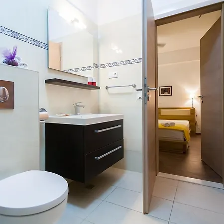 Augusta Pasadur Apartman *
