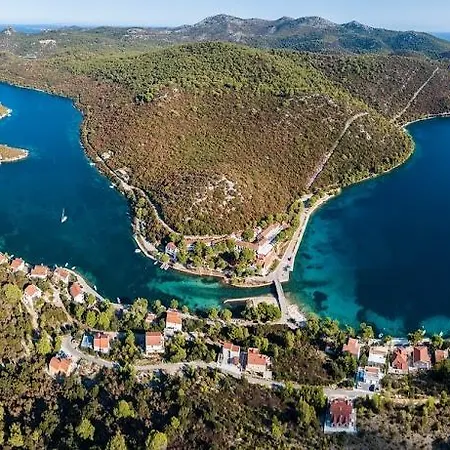 Augusta Pasadur Apartman *